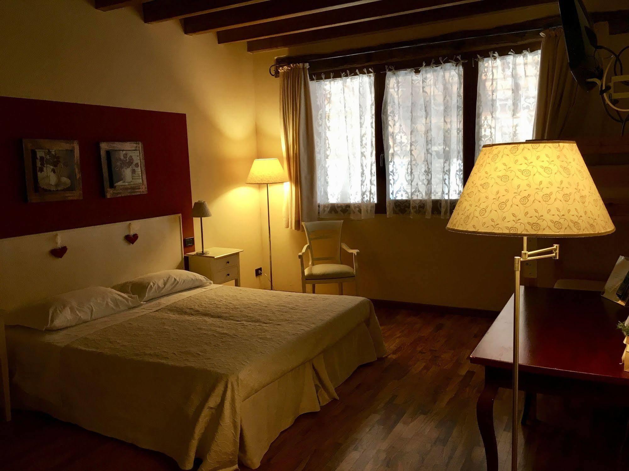 Agriturismo Corte Rocca San Giorgio di Mantova Buitenkant foto